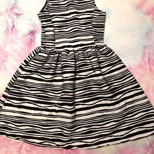 🔲 Church/Business casual knee length Black and White Dress 🔳